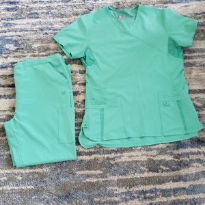 Urbane Performance Quick Cool Scrub Set